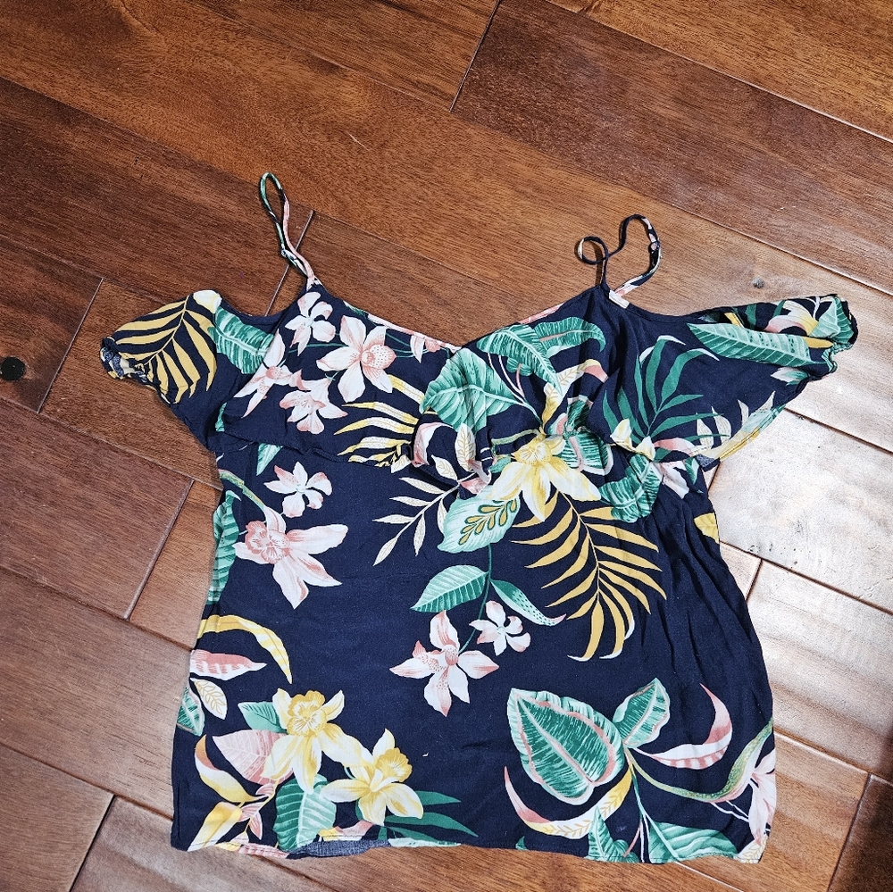 Old navy floral off the shoulder shirt/tank top